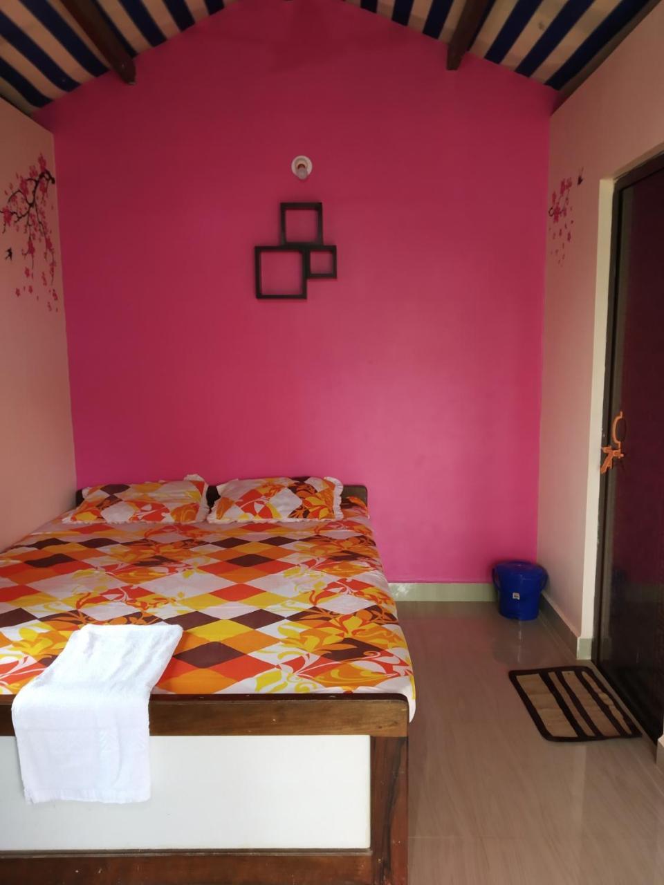 Prafulla Homestay カルワル エクステリア 写真